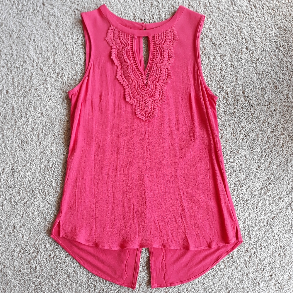 NWOT Daniel Rainn Quin Keyhole Crochet Tank Top XS from StitchFix